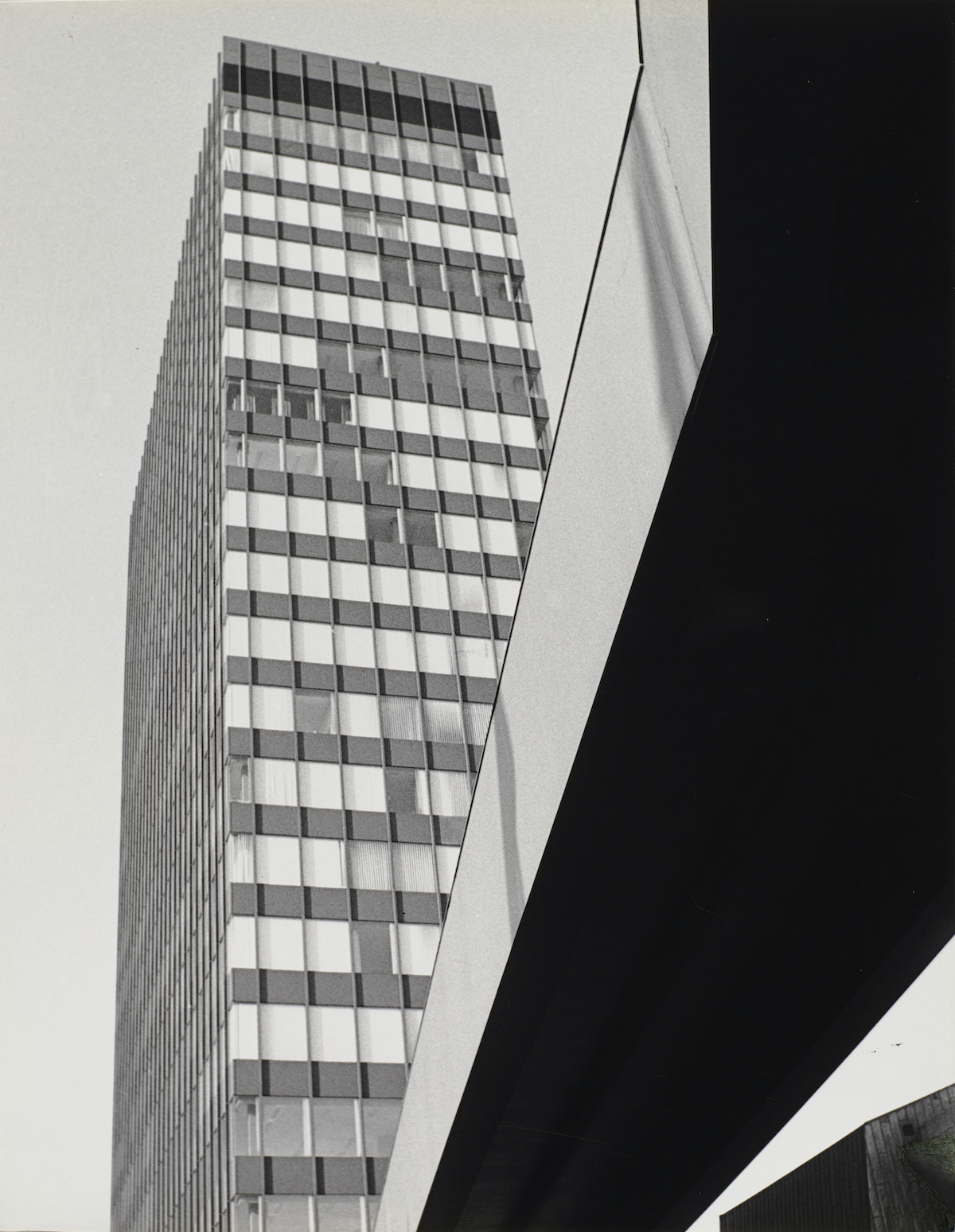 Europa Center, Berlin, 1968, 26,1 x 32,5 cm, Silbergelatineabzug auf Barytpapier, Neg.-Nr. 183-9