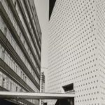 Niemeyer Hochhaus, Berlin, c.a. 1959, 29,4 x 20,8 cm, Silbergelatineabzug auf Barytpapier, Neg.-Nr. B93-2