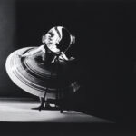 Oskar Schlemmer, Das Triadische Ballett, Akademie der Künste, Berlin, 1977, 23,2 x 30,8 cm, Silbergelatineabzug auf Barytpapier, Neg.-Nr. 2049-3